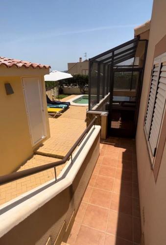 fly-area-door-from-pool